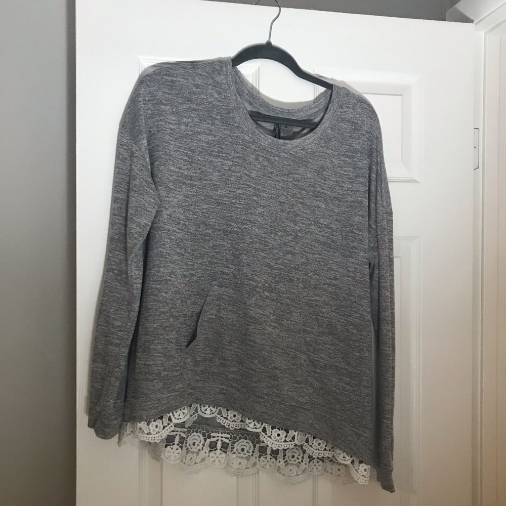 Grey sweatshirt with lace